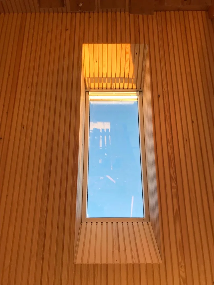 Sisäikkuna — hirsirakenne